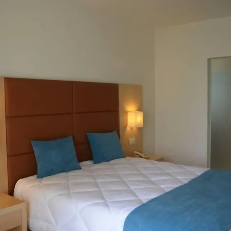 Atlantida Sol Отель Фигейра-да-Фош