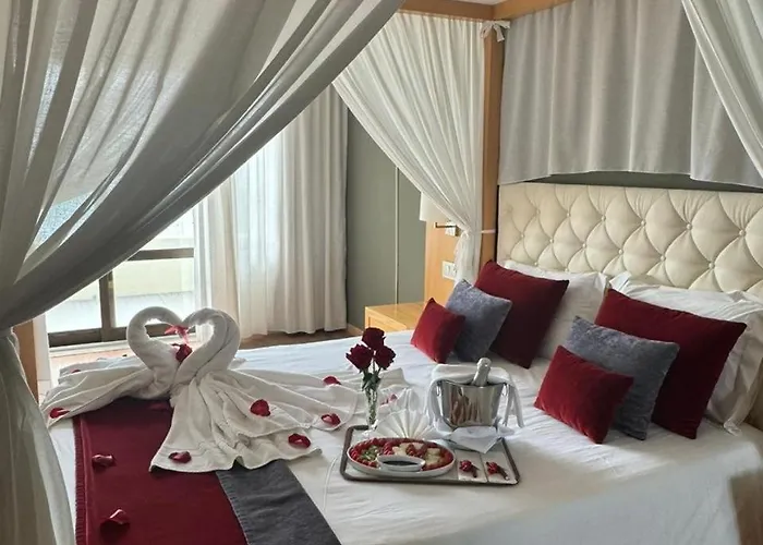 Atlantida Sol فندق فيغيورا دا فوز