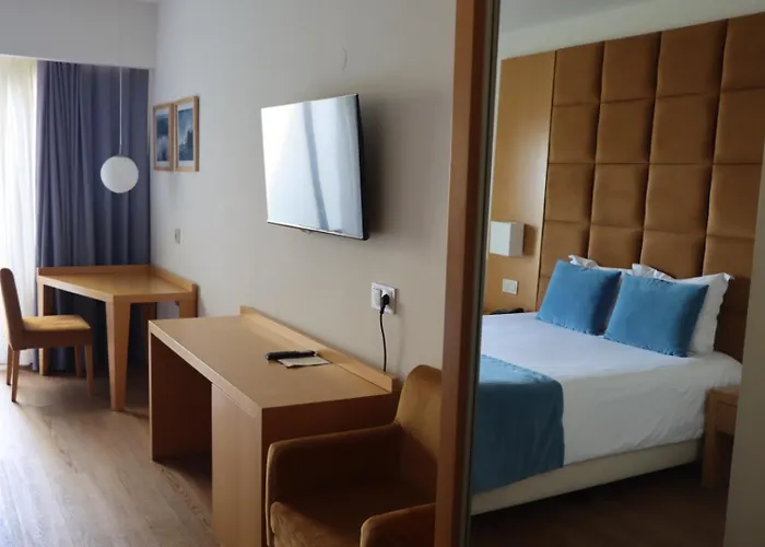 Atlantida Sol 3* فيغيورا دا فوز