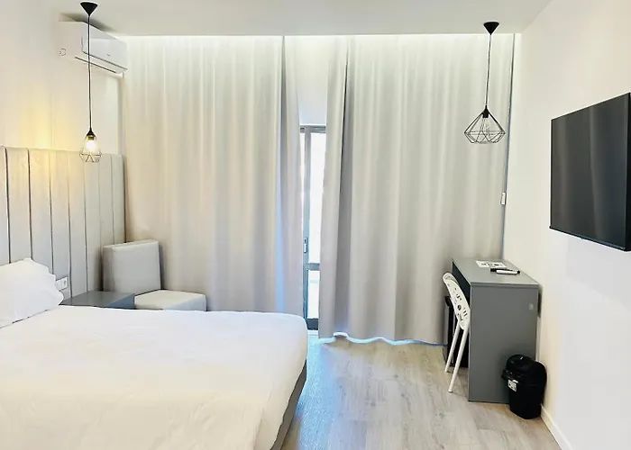 Atlantida Sol فندق فيغيورا دا فوز