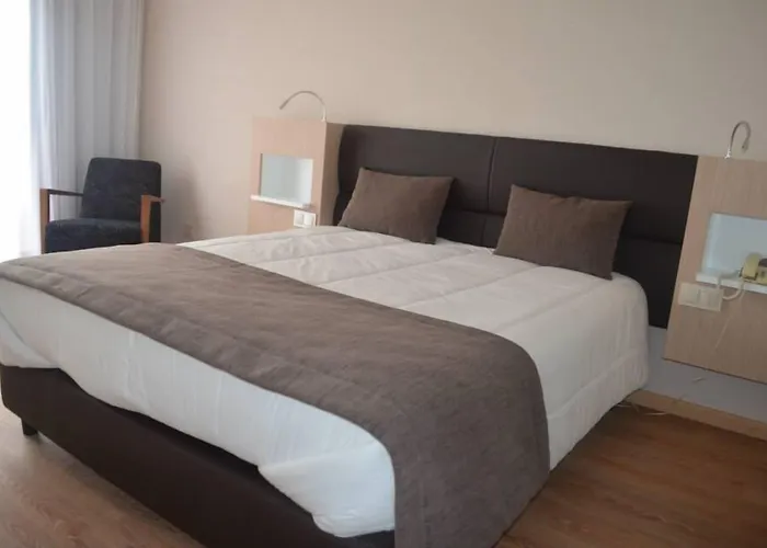 Atlantida Sol فندق فيغيورا دا فوز